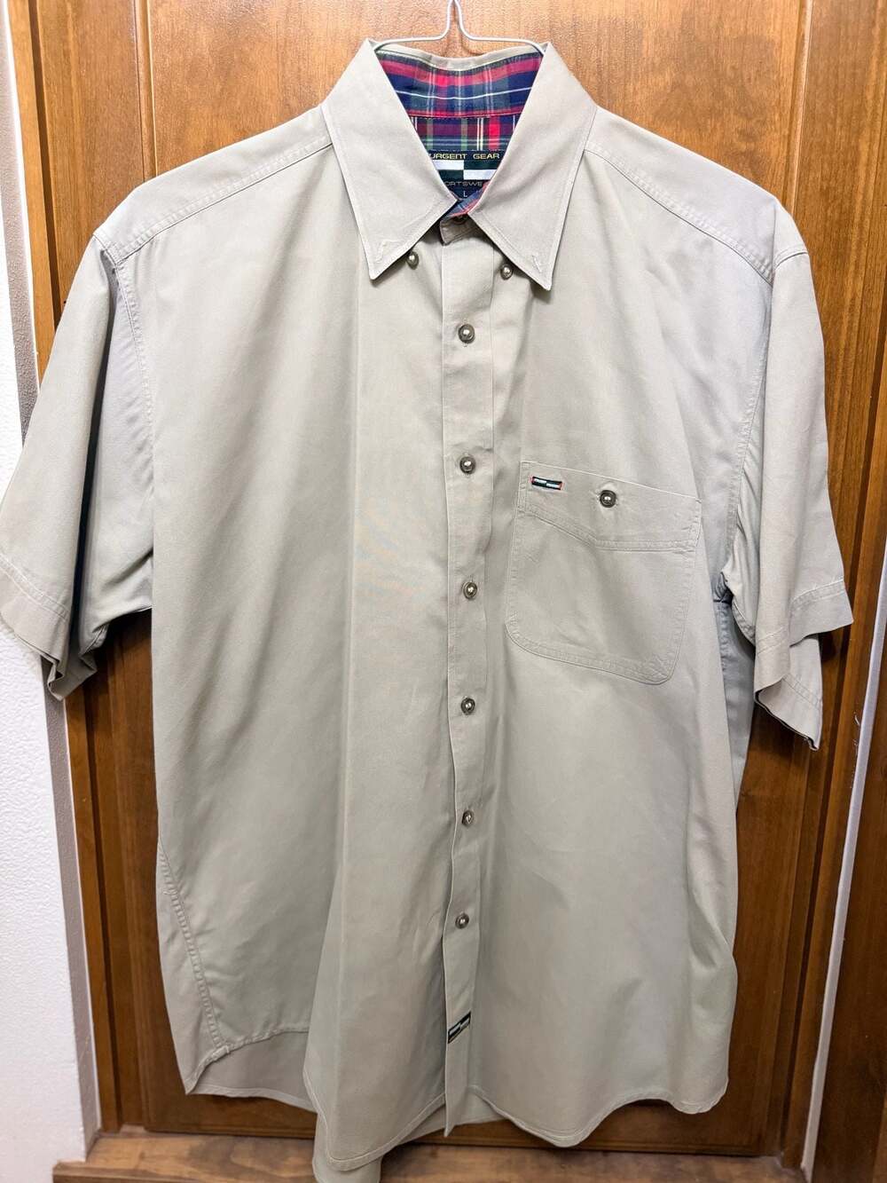Urgent Gear Sportswear Men's Gray Short Sleeve Button Down Shirt w/ Plaid Lining